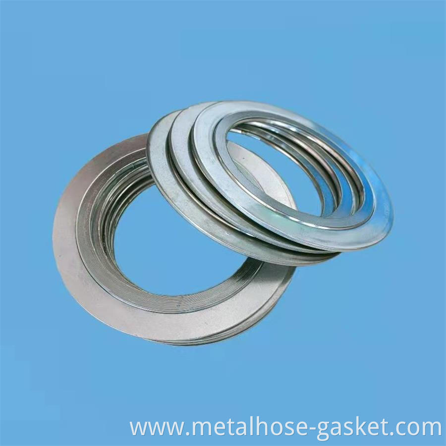 Spiral wound gaskets with outer ring